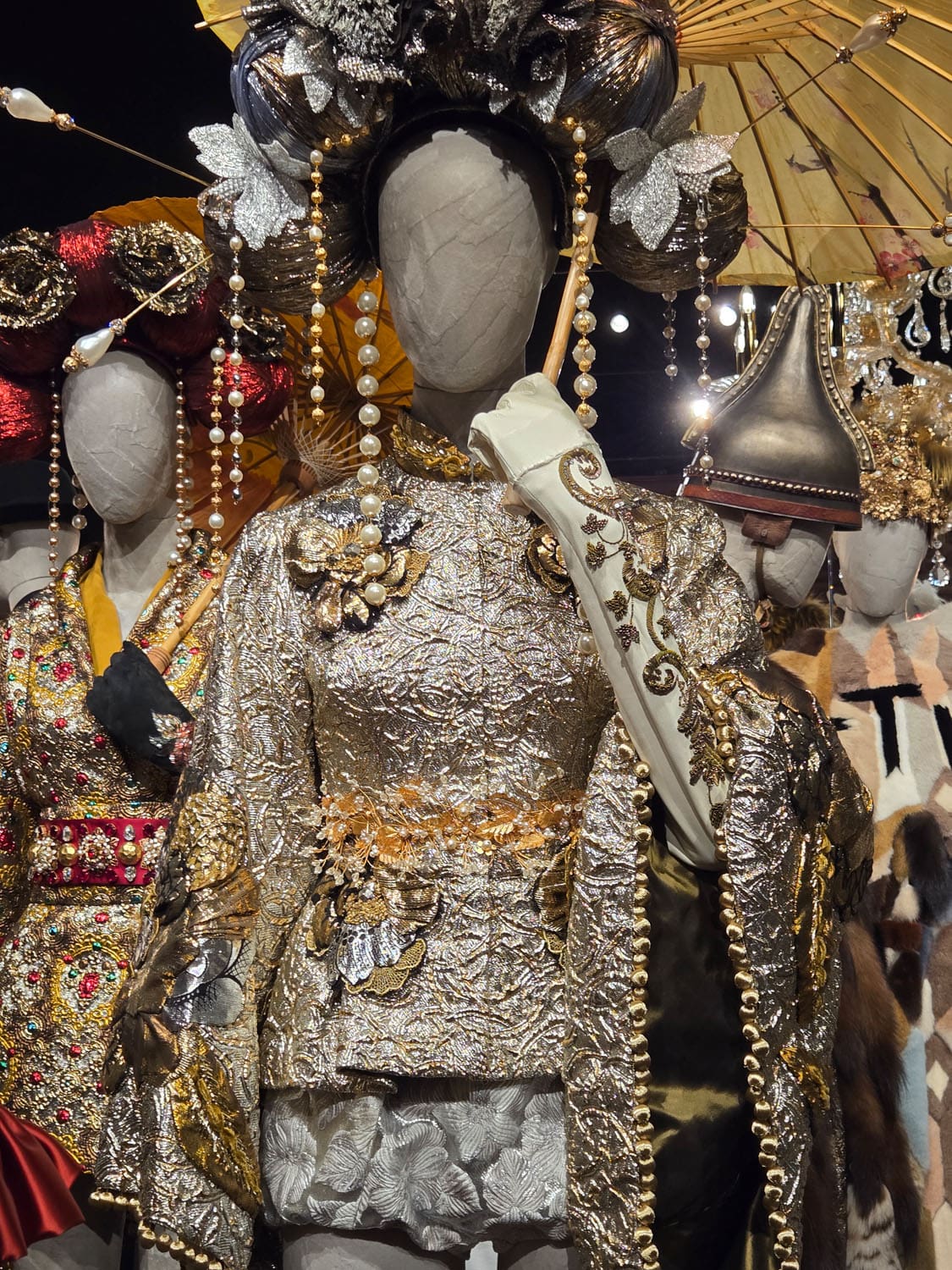 DU CŒUR À LA MAIN EXHIBITION DEVOTION DOLCE GABBANA RUNWAY MAGAZINE (107)