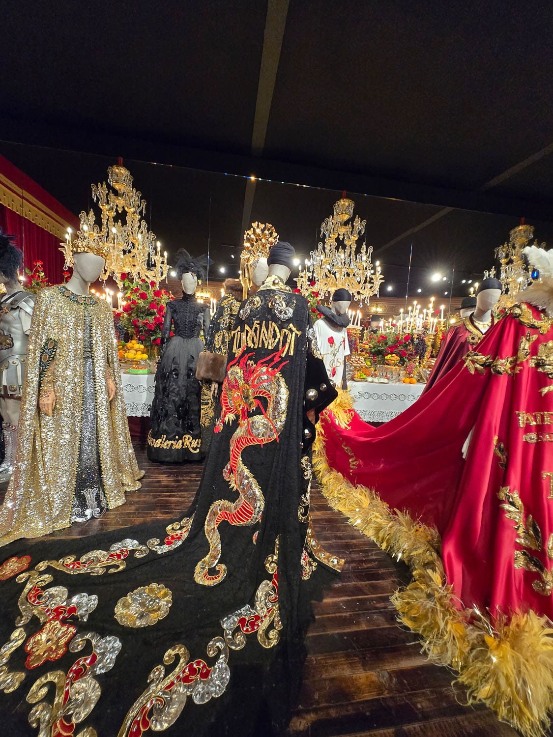 DU CŒUR À LA MAIN EXHIBITION DEVOTION DOLCE GABBANA RUNWAY MAGAZINE (109)