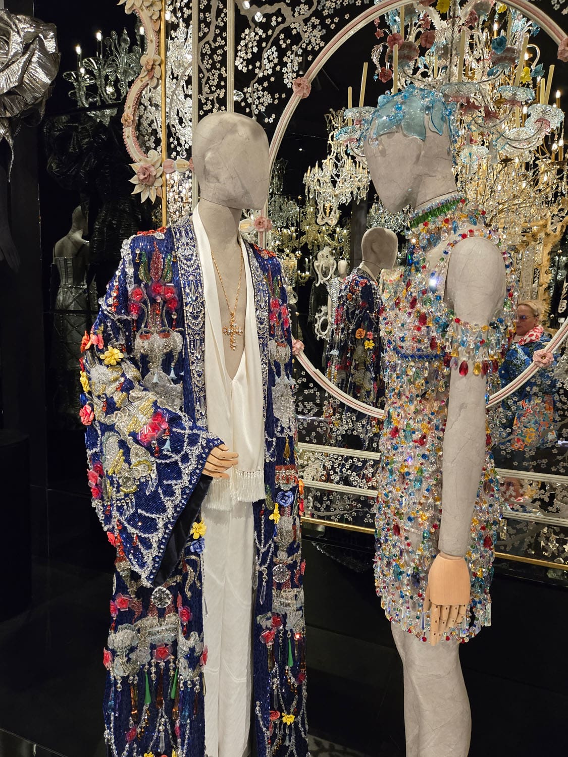 DU CŒUR À LA MAIN EXHIBITION DEVOTION DOLCE GABBANA RUNWAY MAGAZINE (116)
