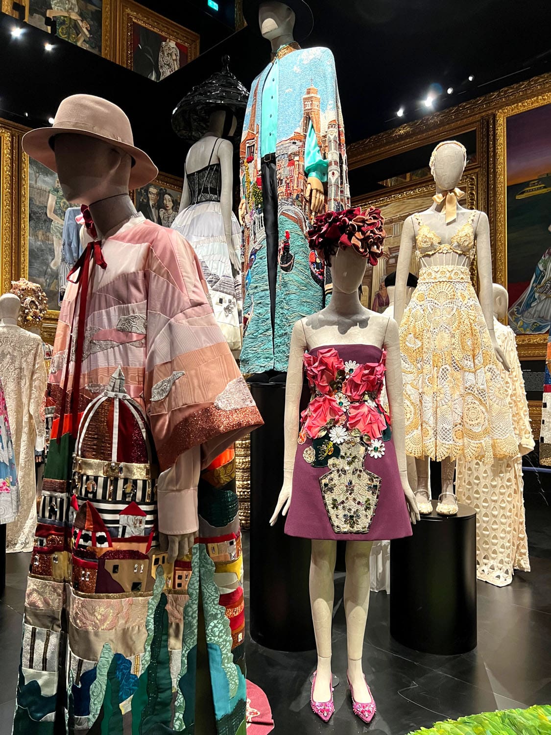 DU CŒUR À LA MAIN EXHIBITION DEVOTION DOLCE GABBANA RUNWAY MAGAZINE (129)