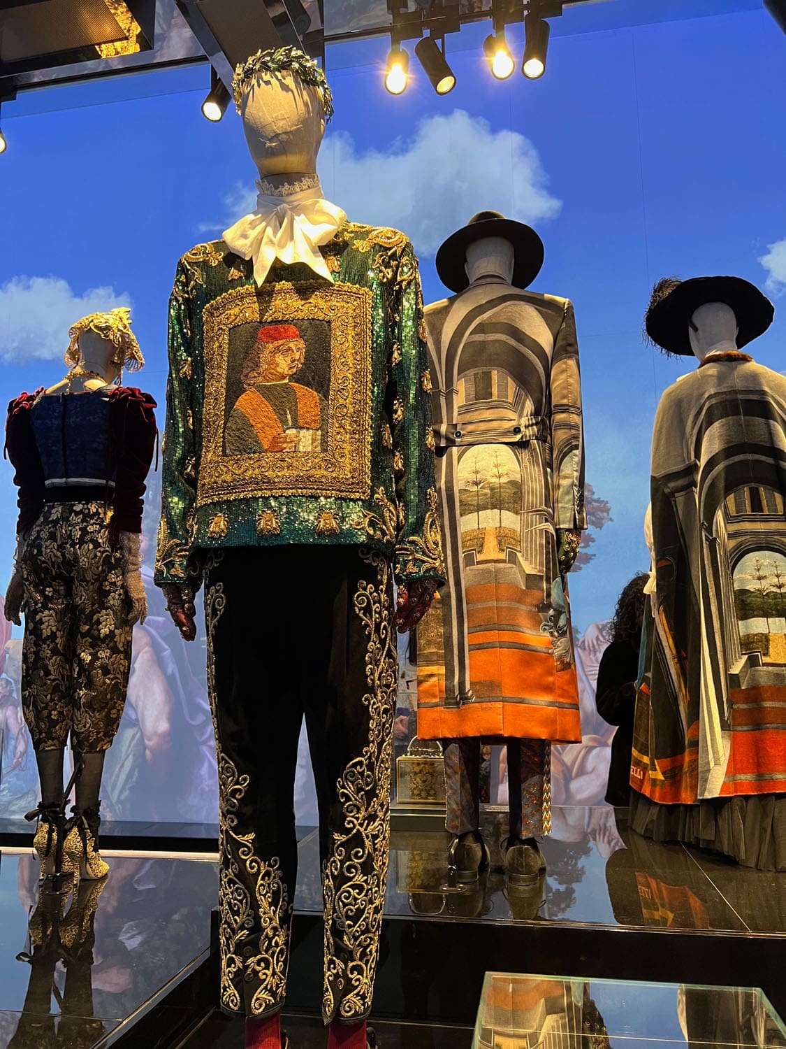 DU CŒUR À LA MAIN EXHIBITION DEVOTION DOLCE GABBANA RUNWAY MAGAZINE (133)