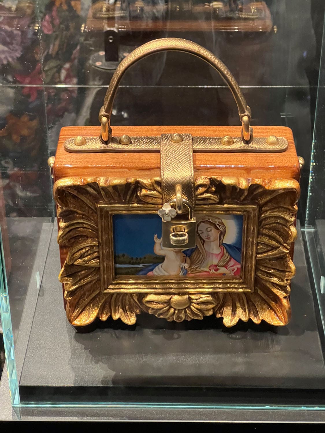 DU CŒUR À LA MAIN EXHIBITION DEVOTION DOLCE GABBANA RUNWAY MAGAZINE (137)