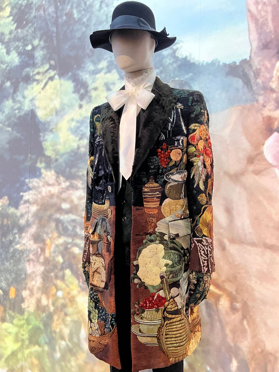 DU CŒUR À LA MAIN EXHIBITION DEVOTION DOLCE GABBANA RUNWAY MAGAZINE (139)