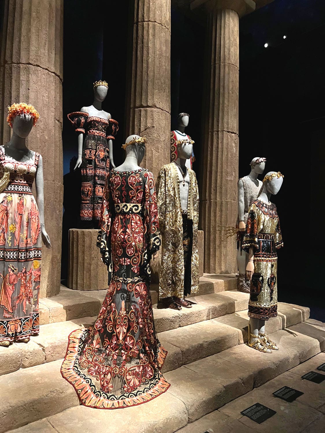 DU CŒUR À LA MAIN EXHIBITION DEVOTION DOLCE GABBANA RUNWAY MAGAZINE (140)
