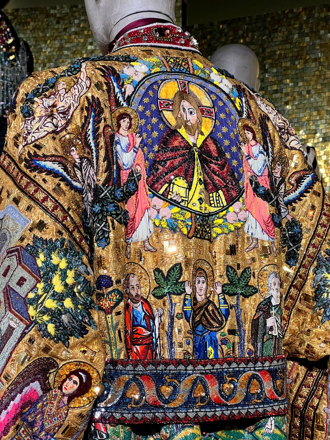 DU CŒUR À LA MAIN EXHIBITION DEVOTION DOLCE GABBANA RUNWAY MAGAZINE (142)