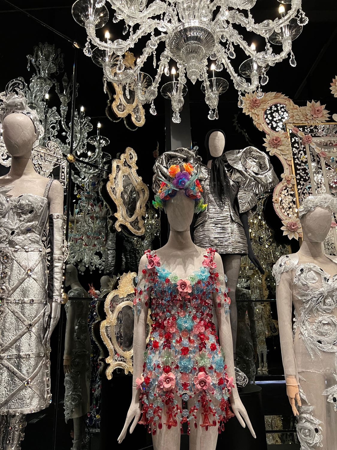 DU CŒUR À LA MAIN EXHIBITION DEVOTION DOLCE GABBANA RUNWAY MAGAZINE (18)