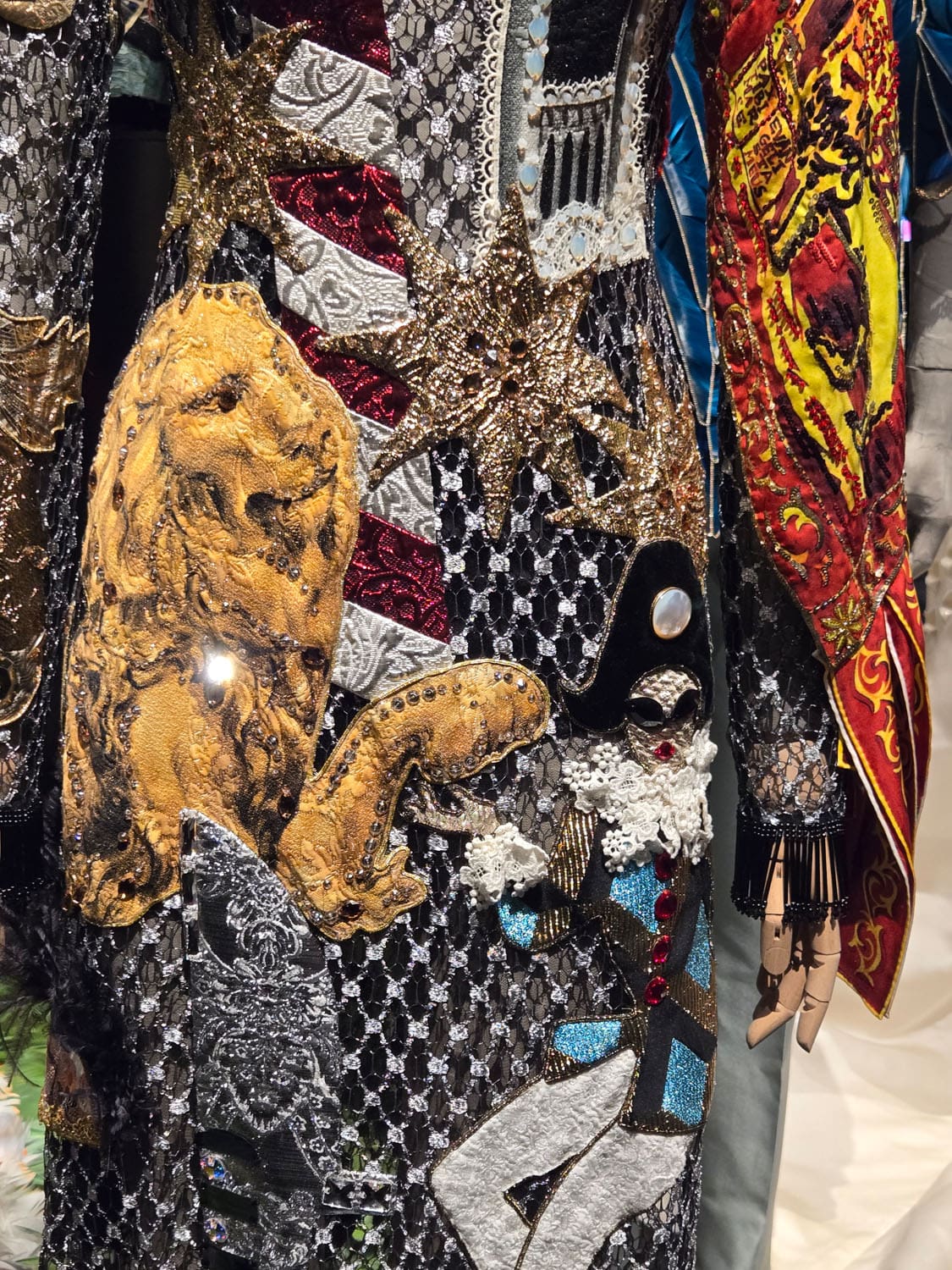 DU CŒUR À LA MAIN EXHIBITION DEVOTION DOLCE GABBANA RUNWAY MAGAZINE (34)