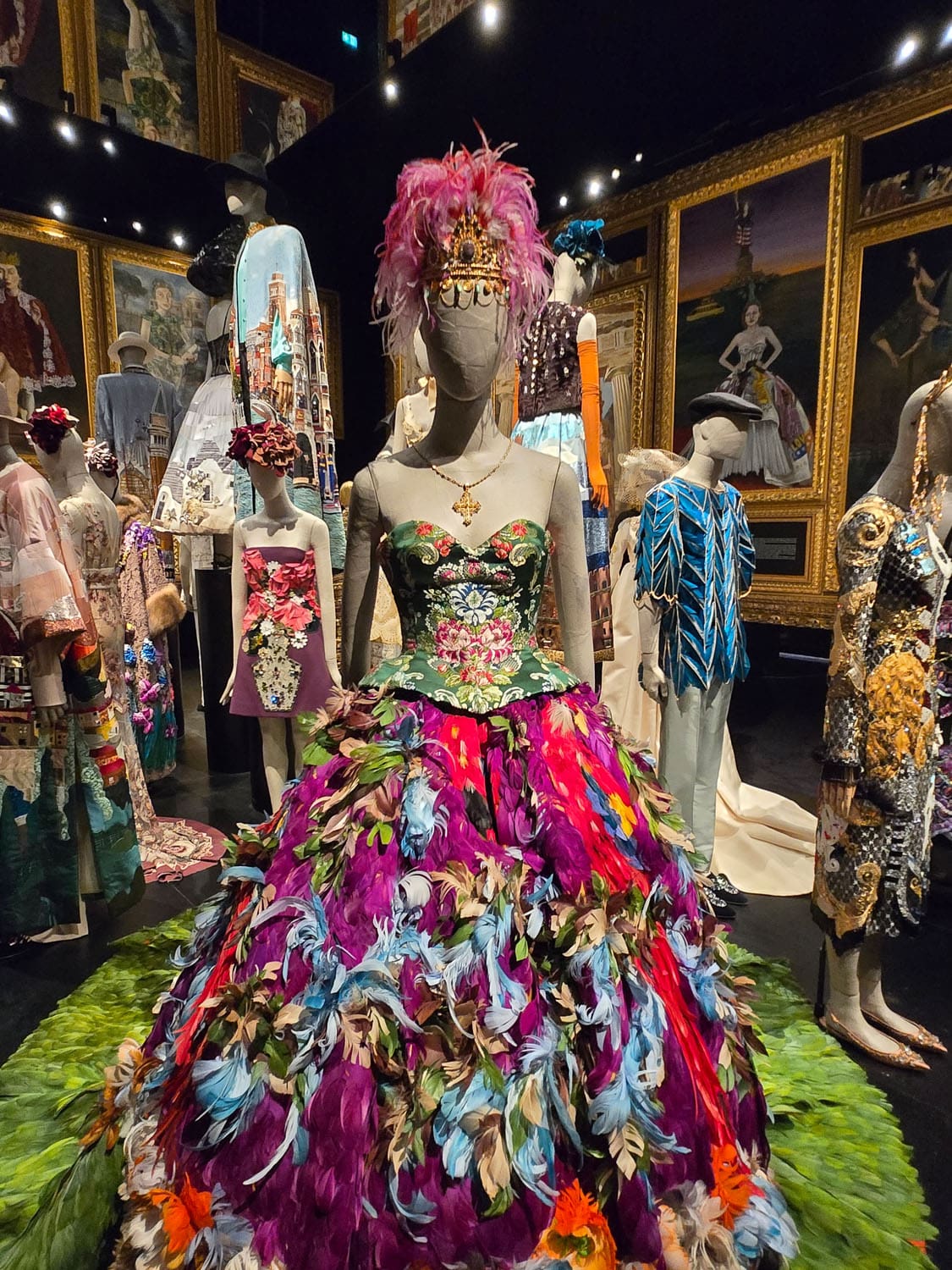 DU CŒUR À LA MAIN EXHIBITION DEVOTION DOLCE GABBANA RUNWAY MAGAZINE (36)