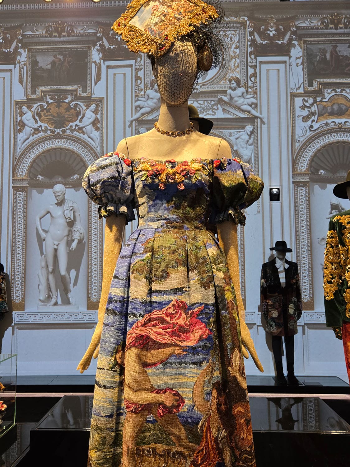 DU CŒUR À LA MAIN EXHIBITION DEVOTION DOLCE GABBANA RUNWAY MAGAZINE (40)