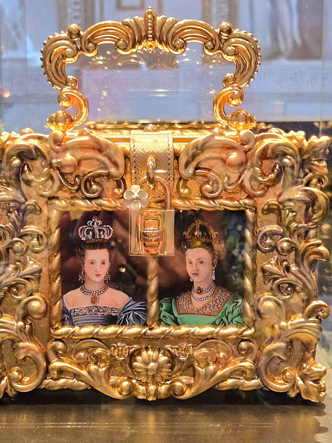 DU CŒUR À LA MAIN EXHIBITION DEVOTION DOLCE GABBANA RUNWAY MAGAZINE (41)
