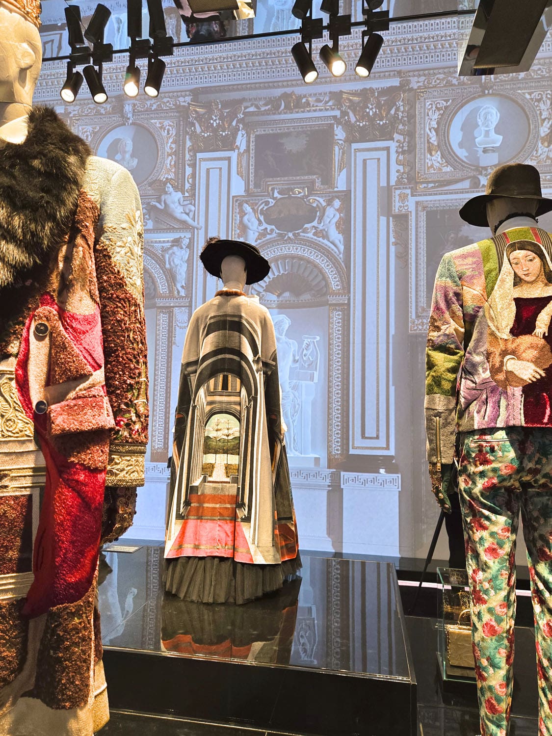 DU CŒUR À LA MAIN EXHIBITION DEVOTION DOLCE GABBANA RUNWAY MAGAZINE (49)