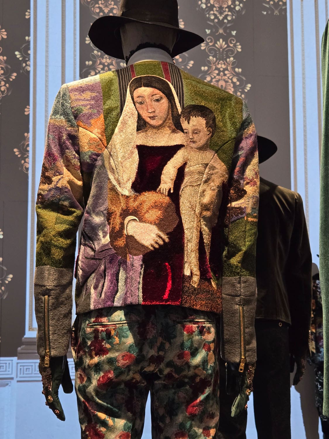 DU CŒUR À LA MAIN EXHIBITION DEVOTION DOLCE GABBANA RUNWAY MAGAZINE (51)