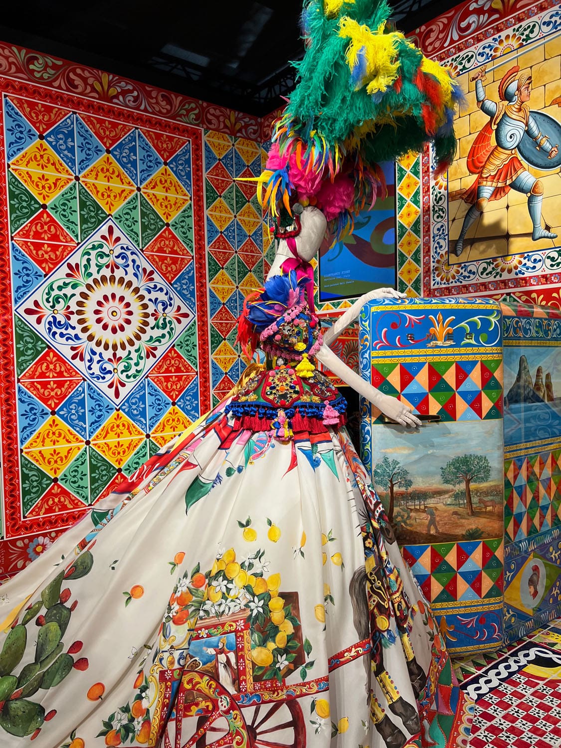 DU CŒUR À LA MAIN EXHIBITION DEVOTION DOLCE GABBANA RUNWAY MAGAZINE (6)