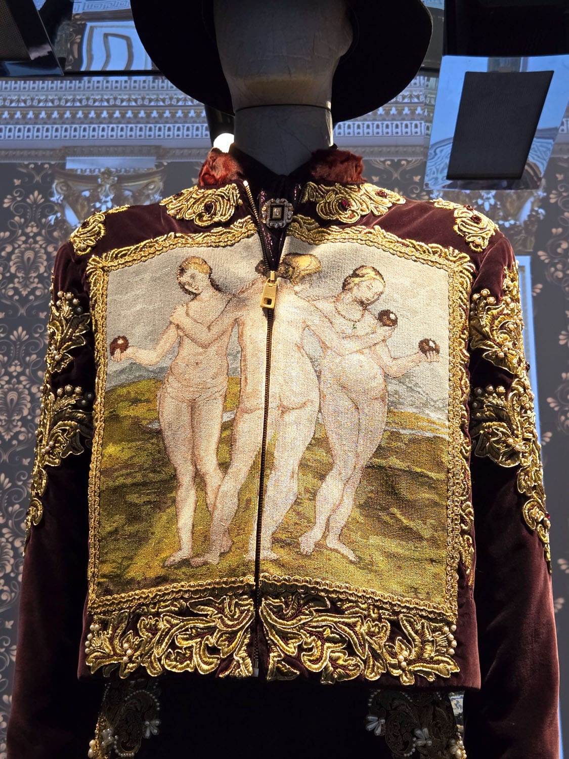 DU CŒUR À LA MAIN EXHIBITION DEVOTION DOLCE GABBANA RUNWAY MAGAZINE (63)