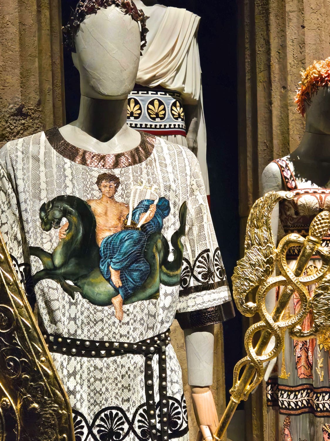 DU CŒUR À LA MAIN EXHIBITION DEVOTION DOLCE GABBANA RUNWAY MAGAZINE (64)