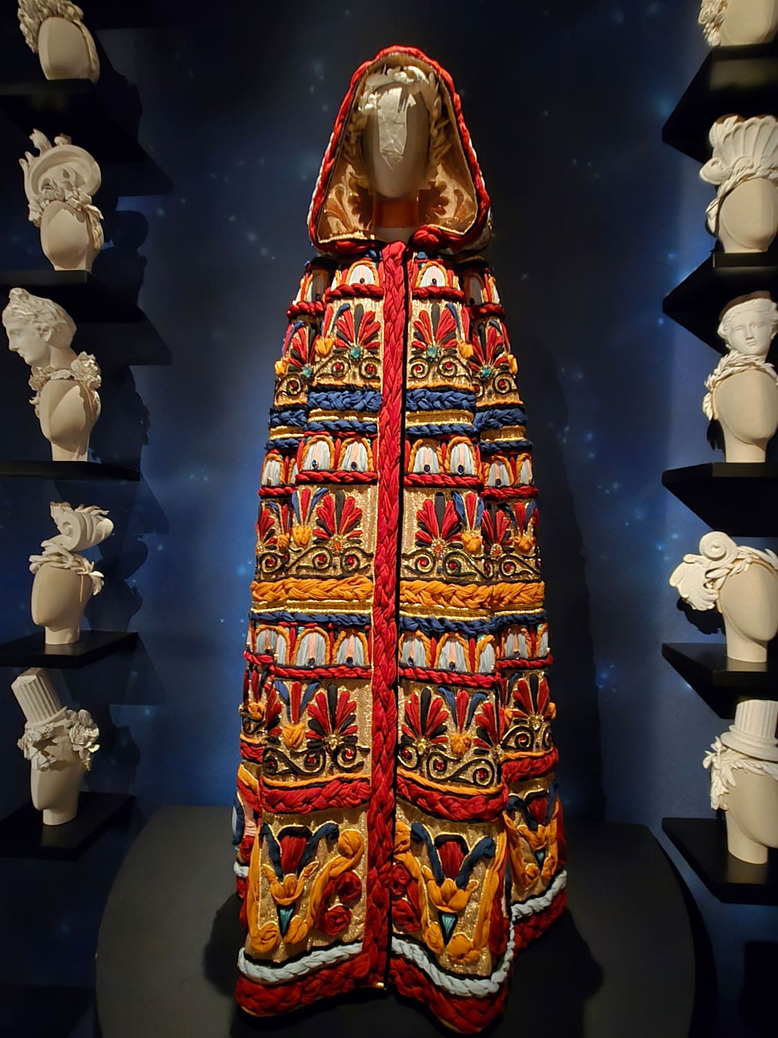 DU CŒUR À LA MAIN EXHIBITION DEVOTION DOLCE GABBANA RUNWAY MAGAZINE (68)