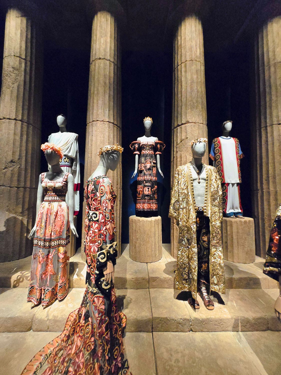 DU CŒUR À LA MAIN EXHIBITION DEVOTION DOLCE GABBANA RUNWAY MAGAZINE (69)