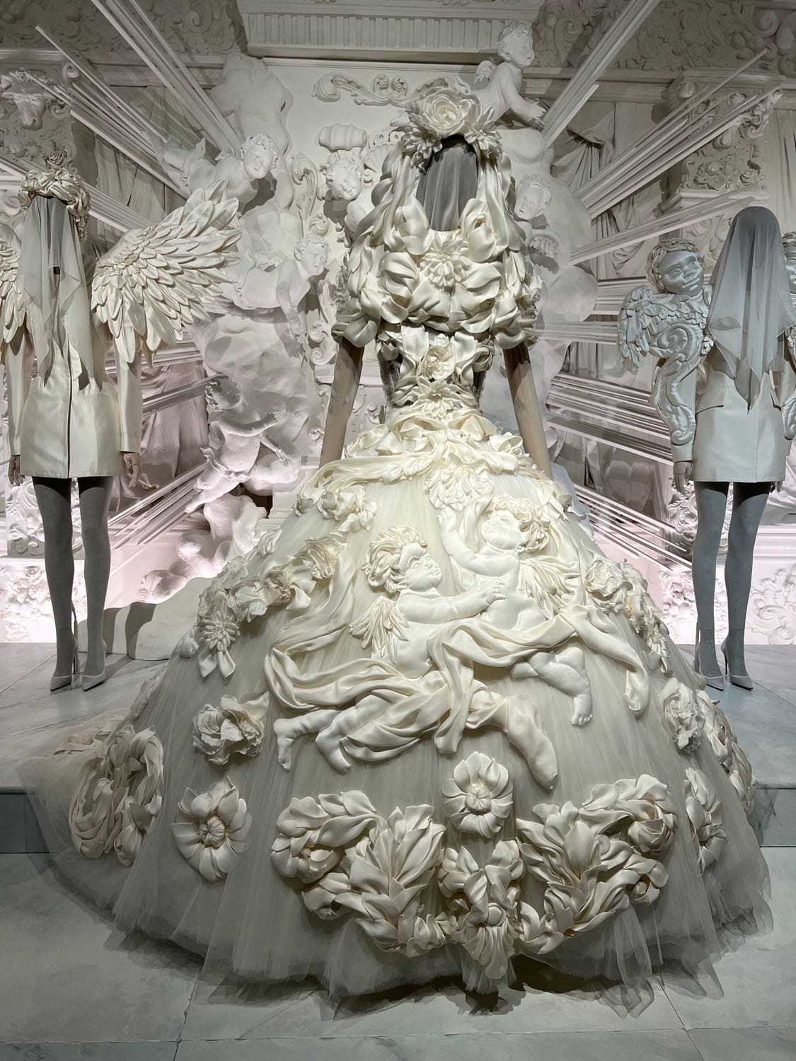 DU CŒUR À LA MAIN EXHIBITION DEVOTION DOLCE GABBANA RUNWAY MAGAZINE (7)