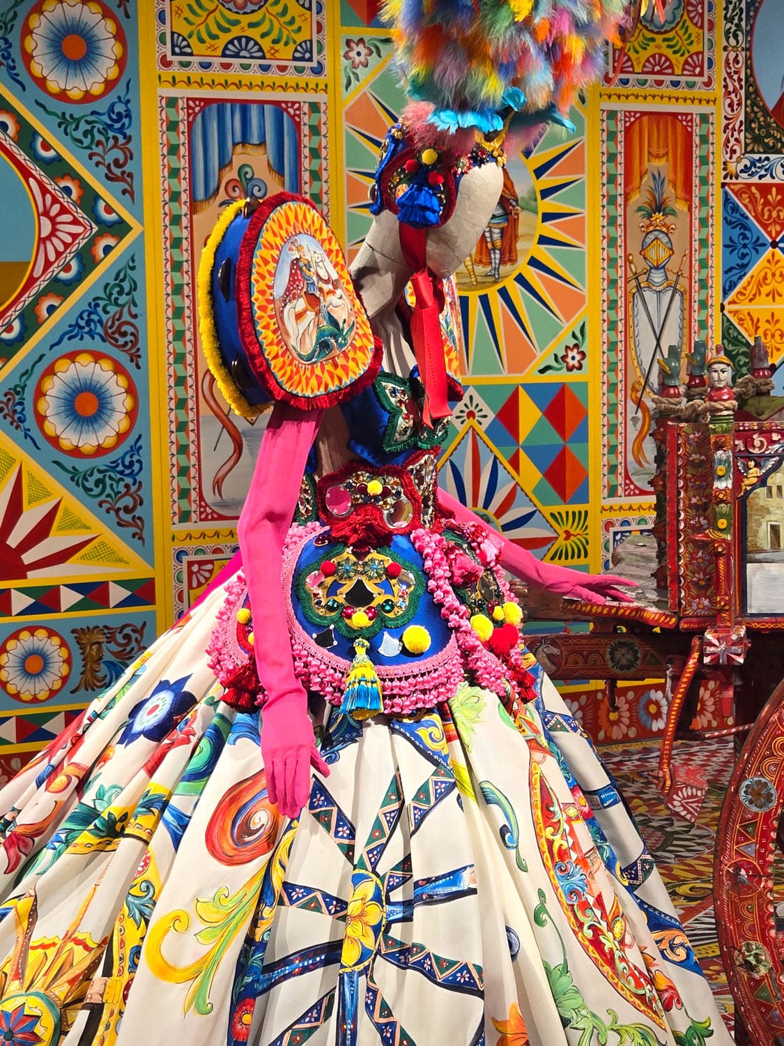 DU CŒUR À LA MAIN EXHIBITION DEVOTION DOLCE GABBANA RUNWAY MAGAZINE (79)