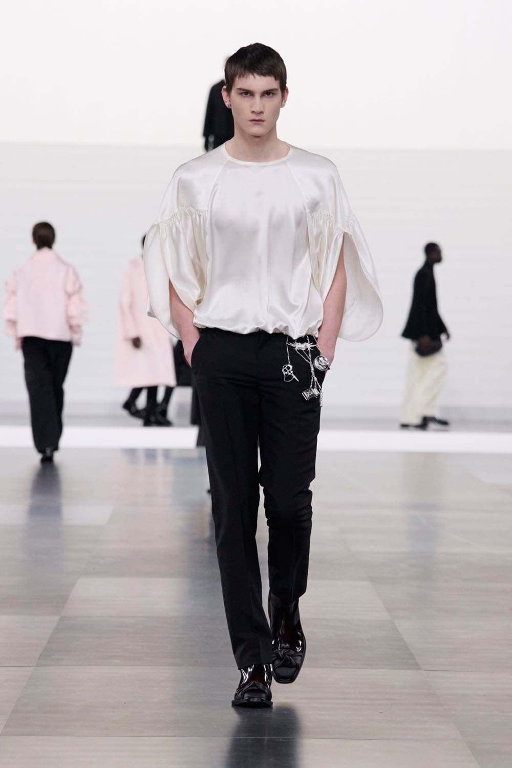 ディオール メンズ 2025 2026 秋冬 Runway 雑誌(19)