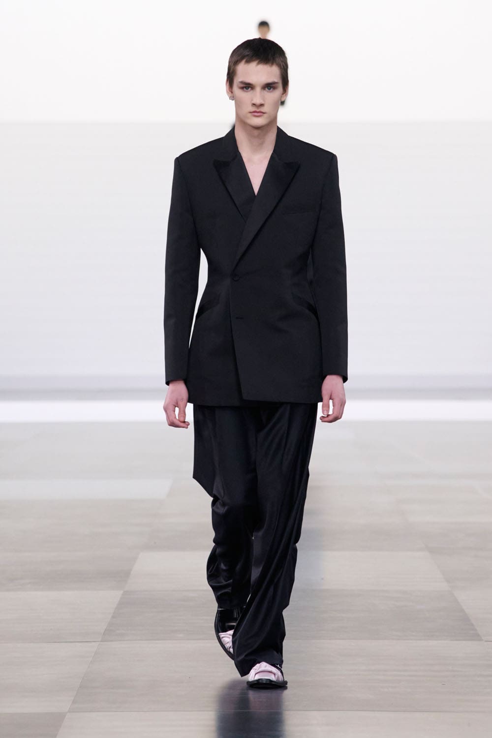 ディオール メンズ 2025 2026 秋冬 Runway 雑誌(2)