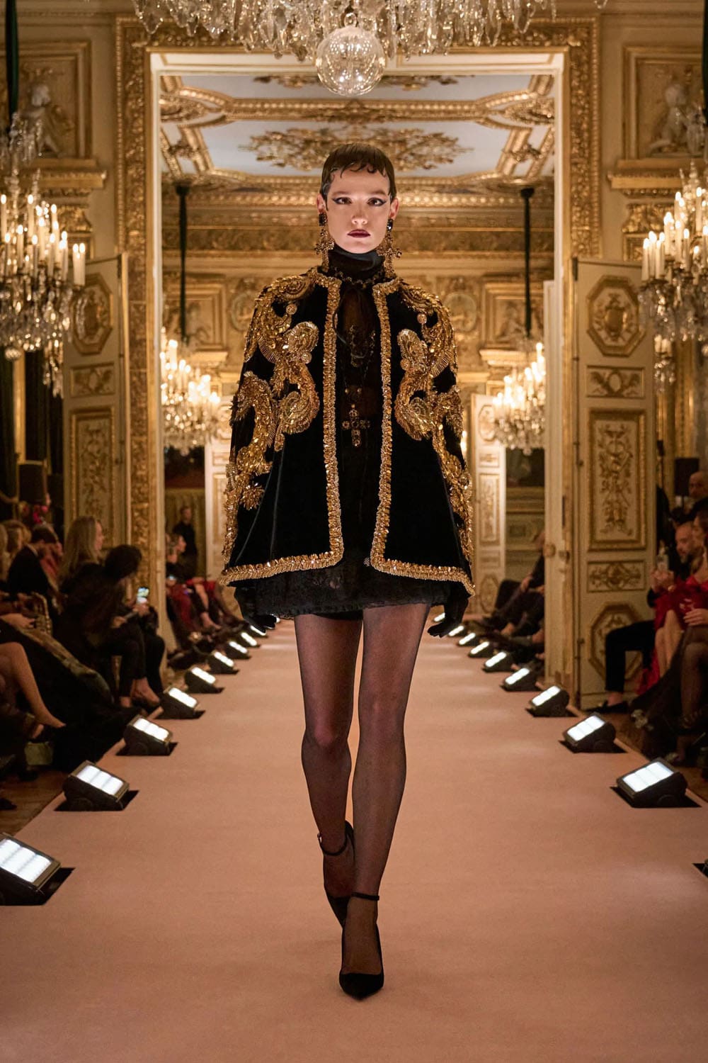 Dolce Gabbana Alta Moda Parigi 2025 Haute Couture Paris Runway Magazinet (6)