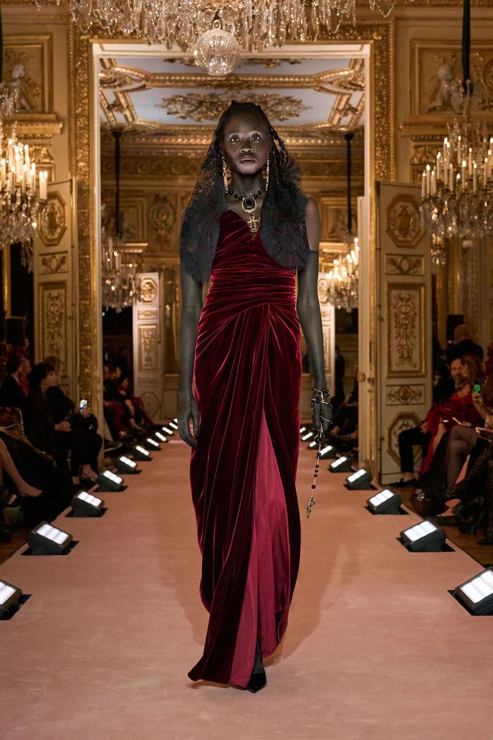 Dolce Gabbana Alta Moda Parigi 2025 Haute Couture Paris Runway Magazinet (8)