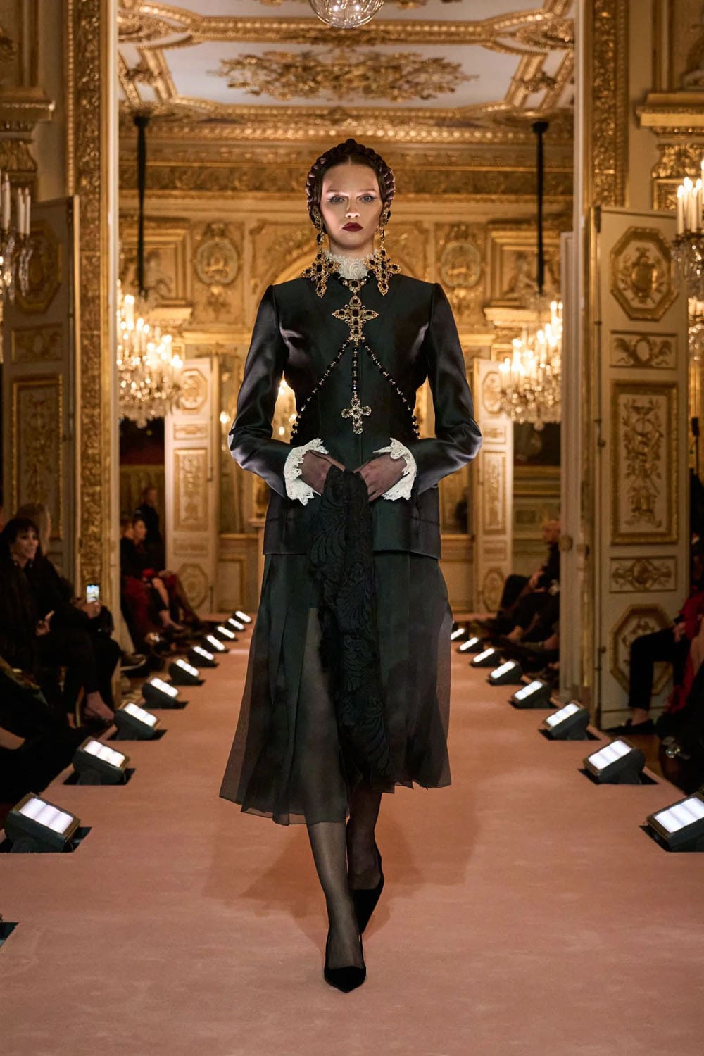 Dolce Gabbana Alta Moda Parigi 2025 Haute Couture Paris Runway Magazinet (9)
