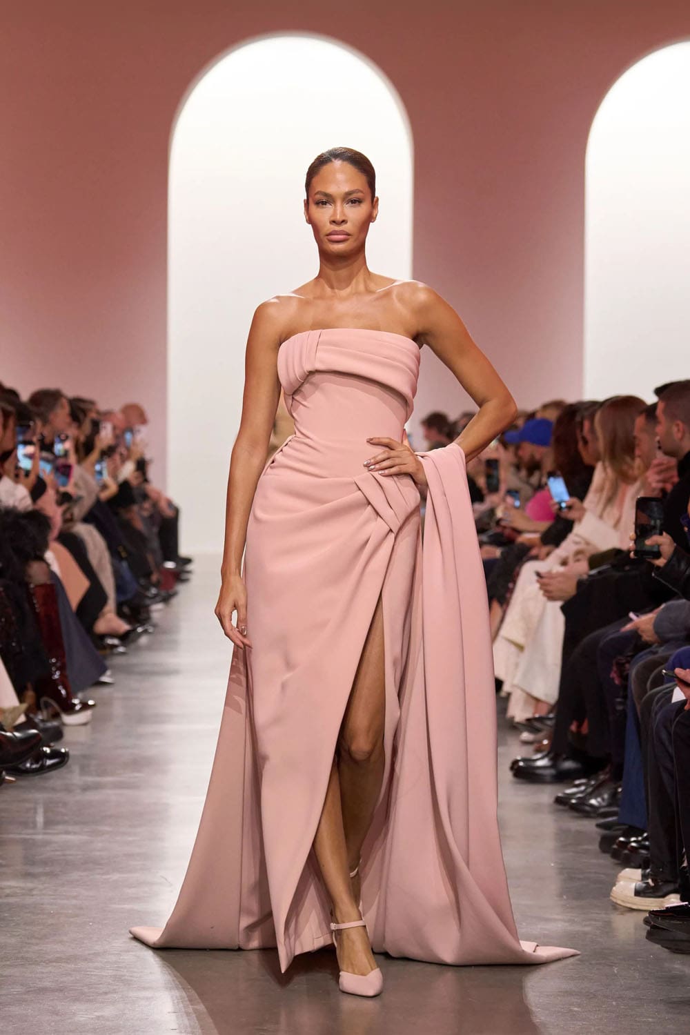 Elie Saab Haute Couture Primavera Verão 2025 Runway Revista (1)