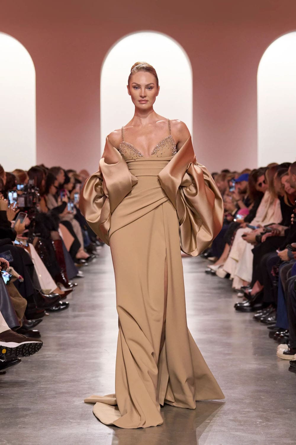 Elie Saab Haute Couture Primavera Verão 2025 Runway Revista (2)