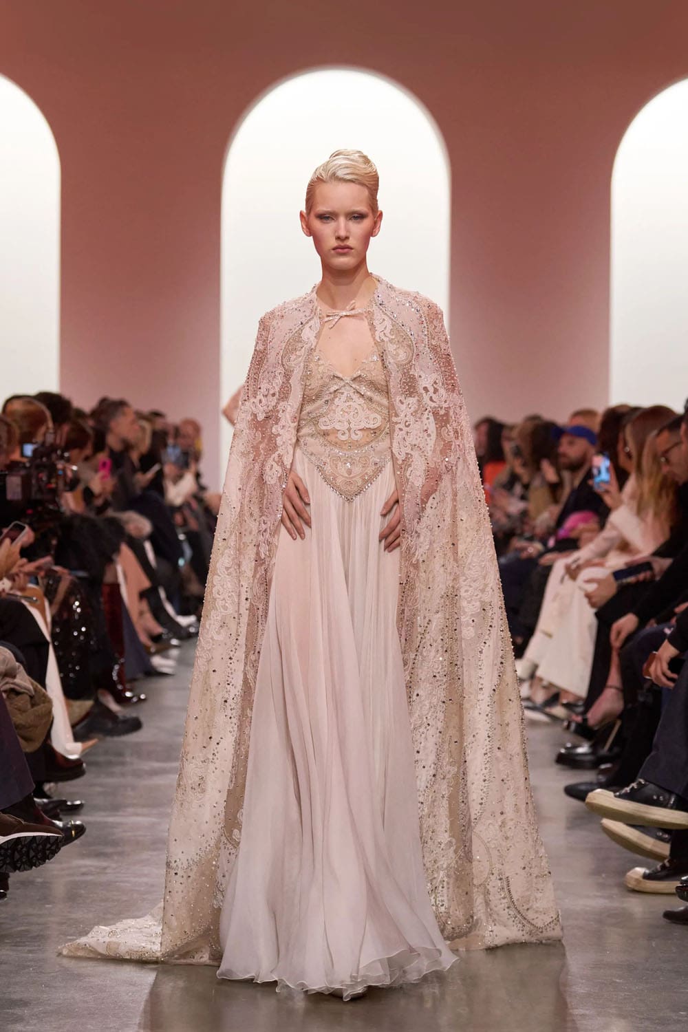 Elie Saab Haute Couture Primavera Verão 2025 Runway Revista (41)