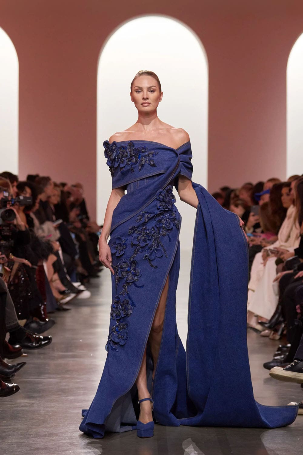 Elie Saab Haute Couture Primavera Verão 2025 Runway Revista (57)