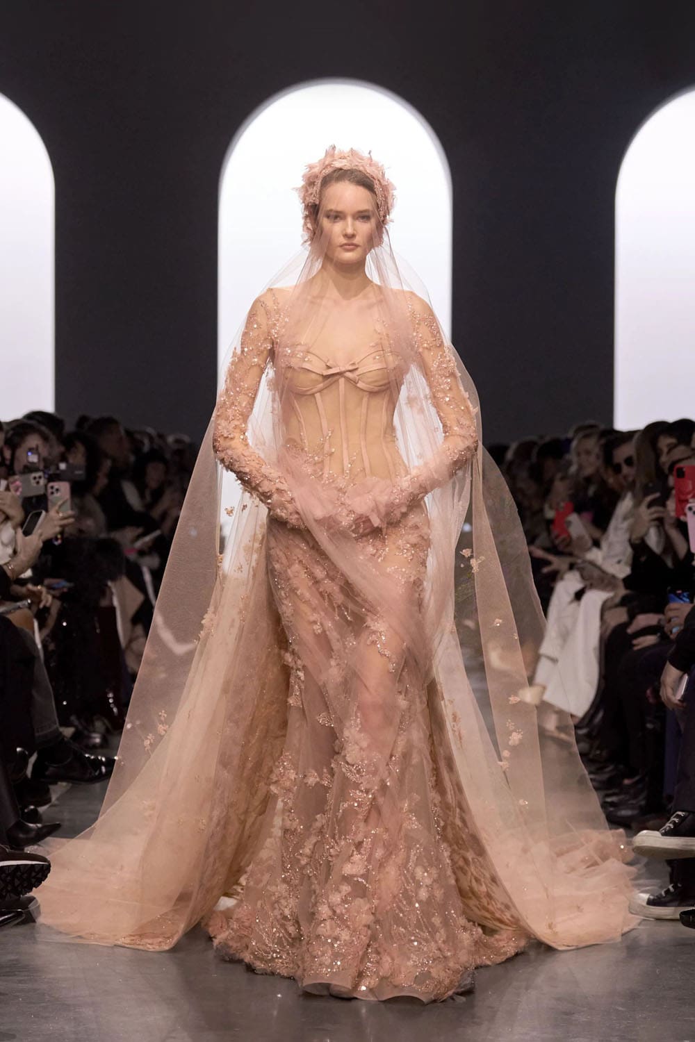 Elie Saab Haute Couture Primavera Verão 2025 Runway Revista (58)