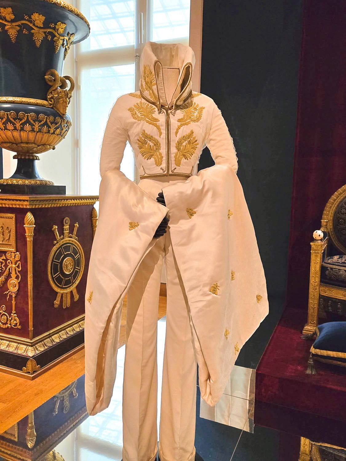 LOUVRE COUTURE Mostra d'arte e moda Parigi (13)