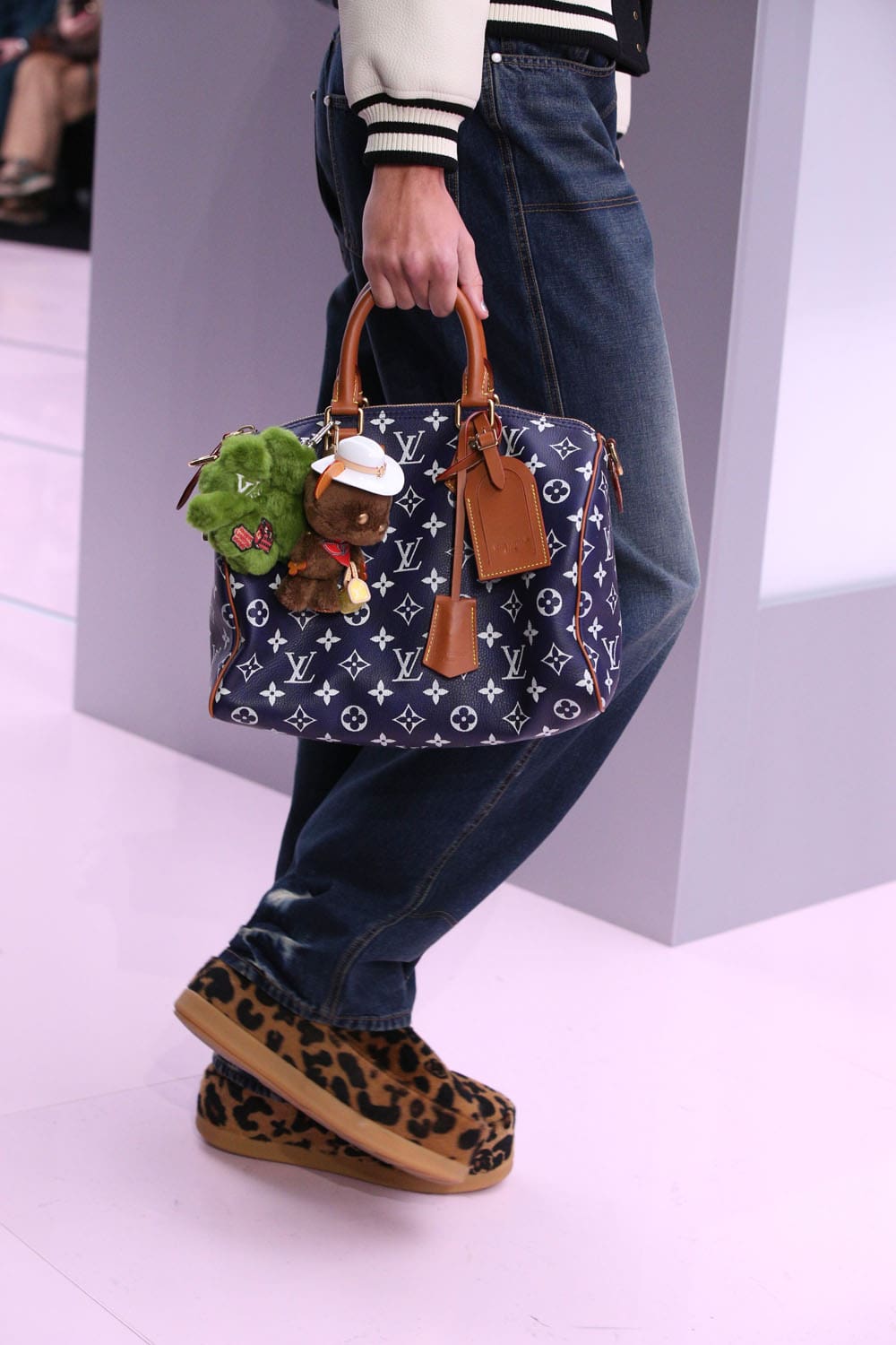 Louis Vuitton Fall Winter 2025 2026 Men Details Backstage Runway Magazine (13)