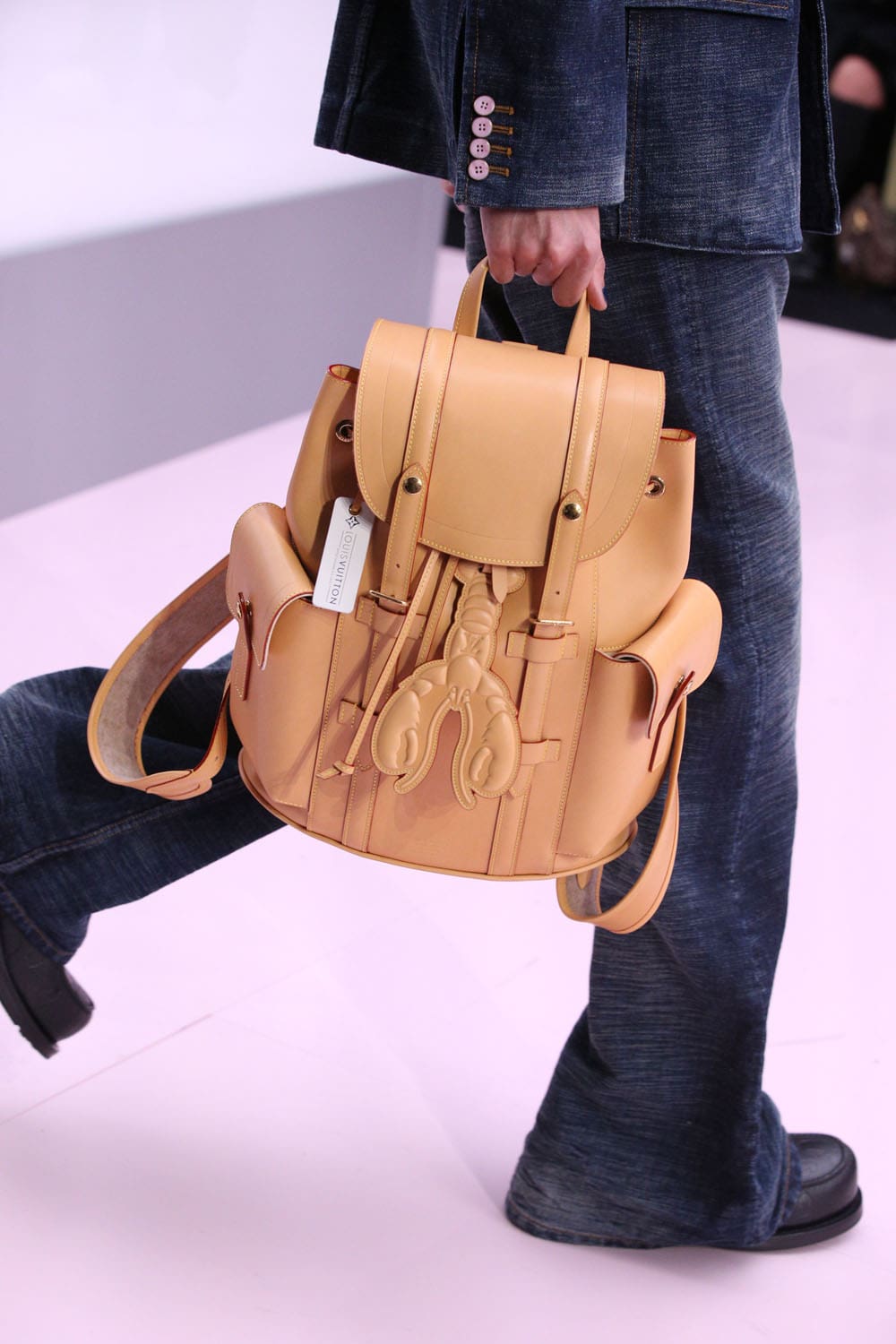 Louis Vuitton Fall Winter 2025 2026 Men Details Backstage Runway Magazine (14)