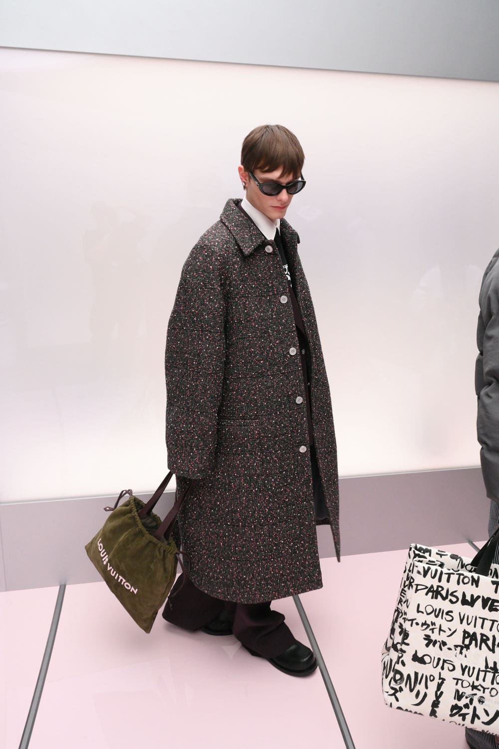 Louis Vuitton Fall Winter 2025 2026 Men Details Backstage Runway Magazine (28)
