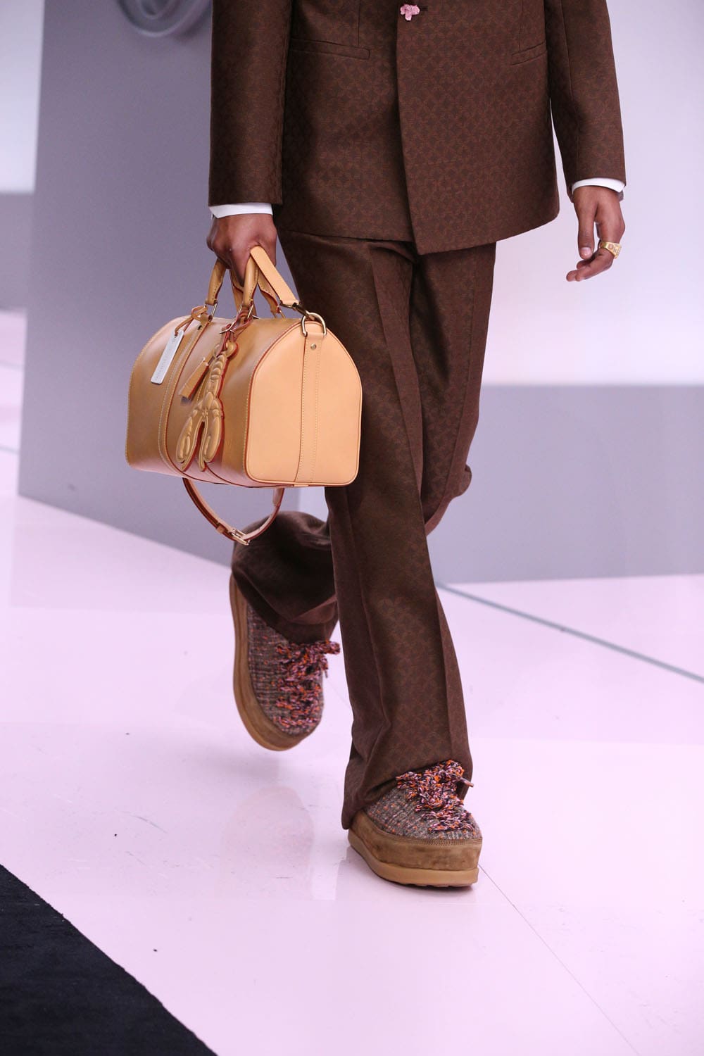 Louis Vuitton Fall Winter 2025 2026 Men Details Backstage Runway Magazine (5)