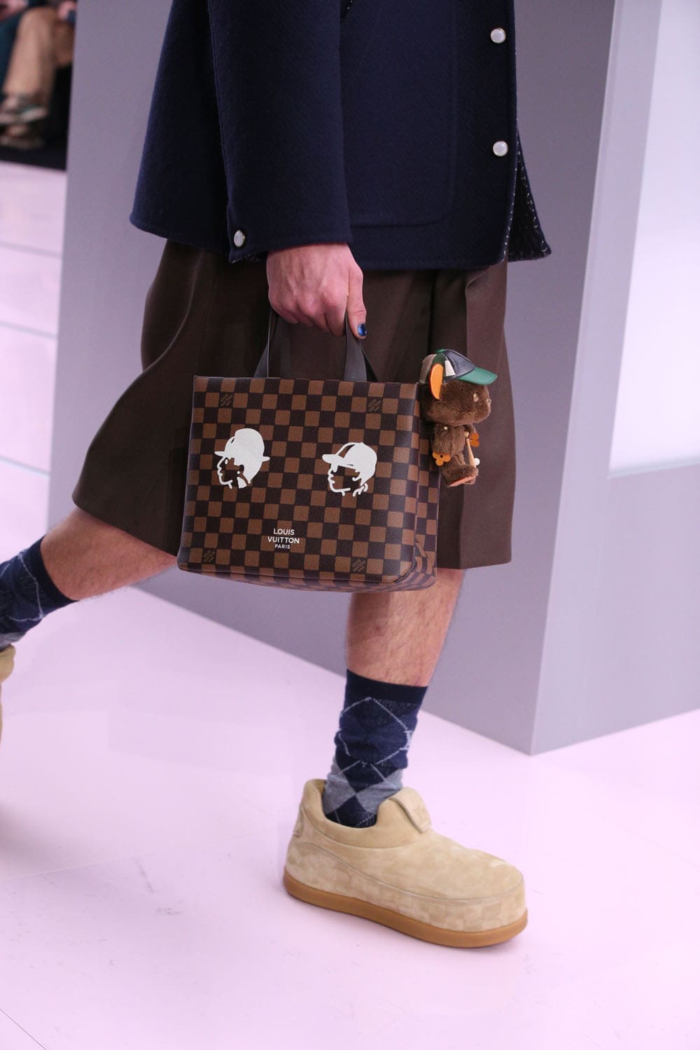 Louis Vuitton Fall Winter 2025 2026 Men Details Backstage Runway Magazine (7)