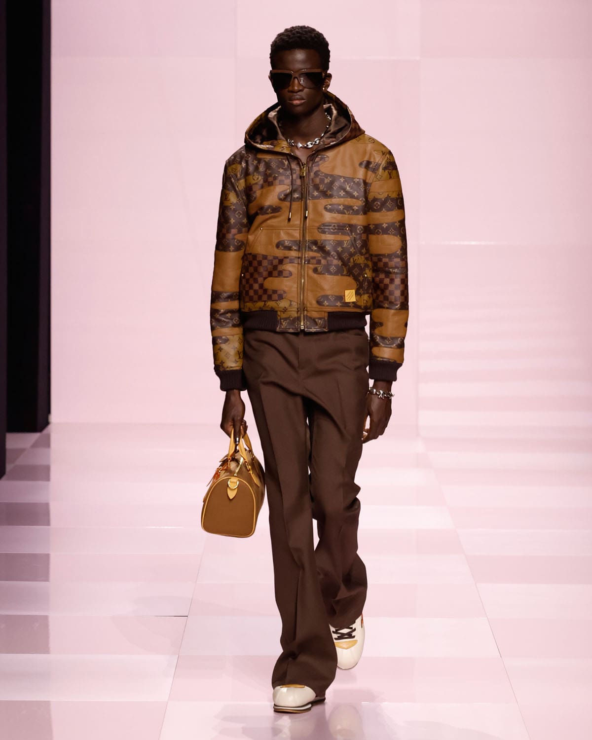 Louis Vuitton Fall Winter 2025 2026 Men Runway Magazine (13)