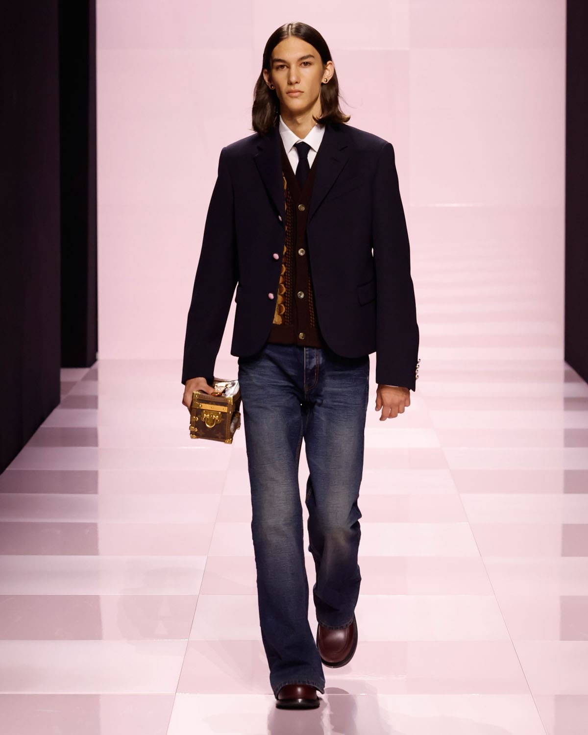 Louis Vuitton Fall Winter 2025 2026 Men Runway Magazine (14)
