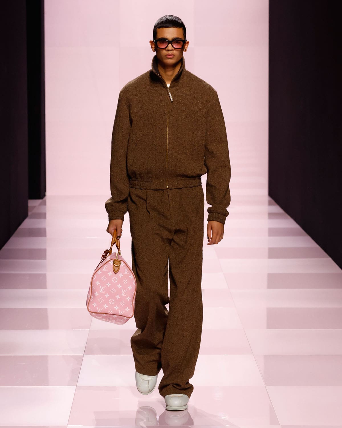 Louis Vuitton Fall Winter 2025 2026 Men Runway Magazine (15)