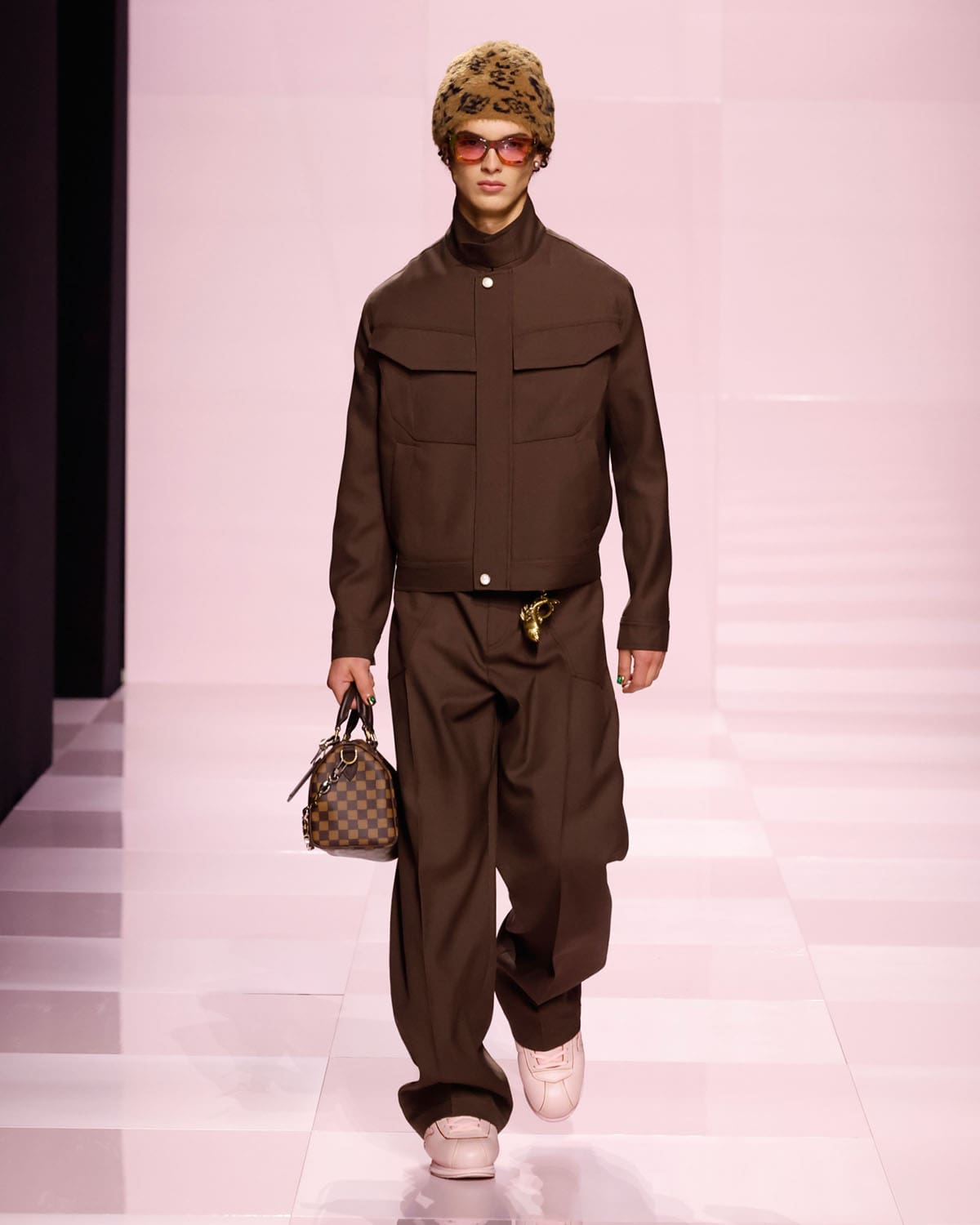 Louis Vuitton Fall Winter 2025 2026 Men Runway Magazine (22)