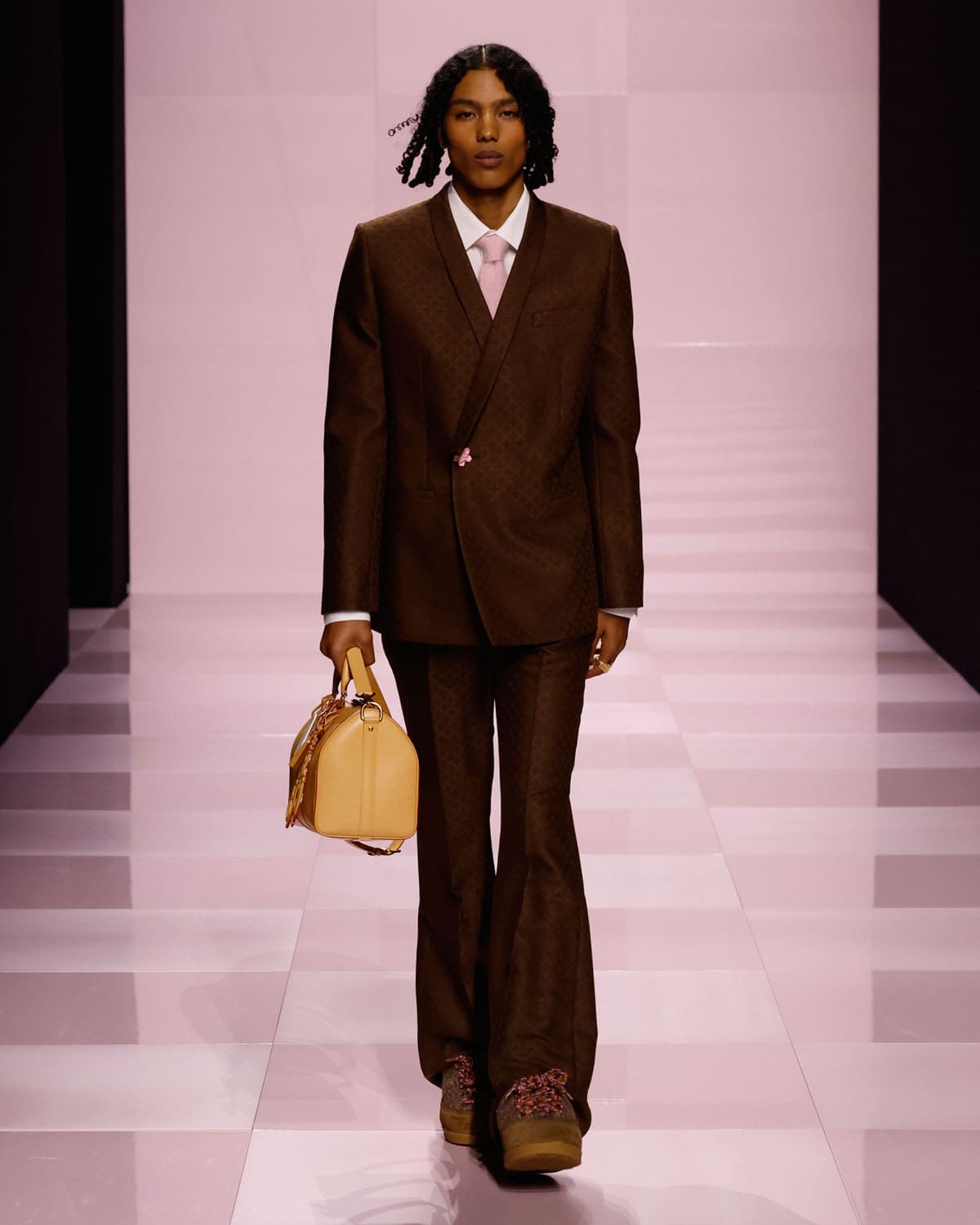 Louis Vuitton Fall Winter 2025 2026 Men Runway Magazine (3)
