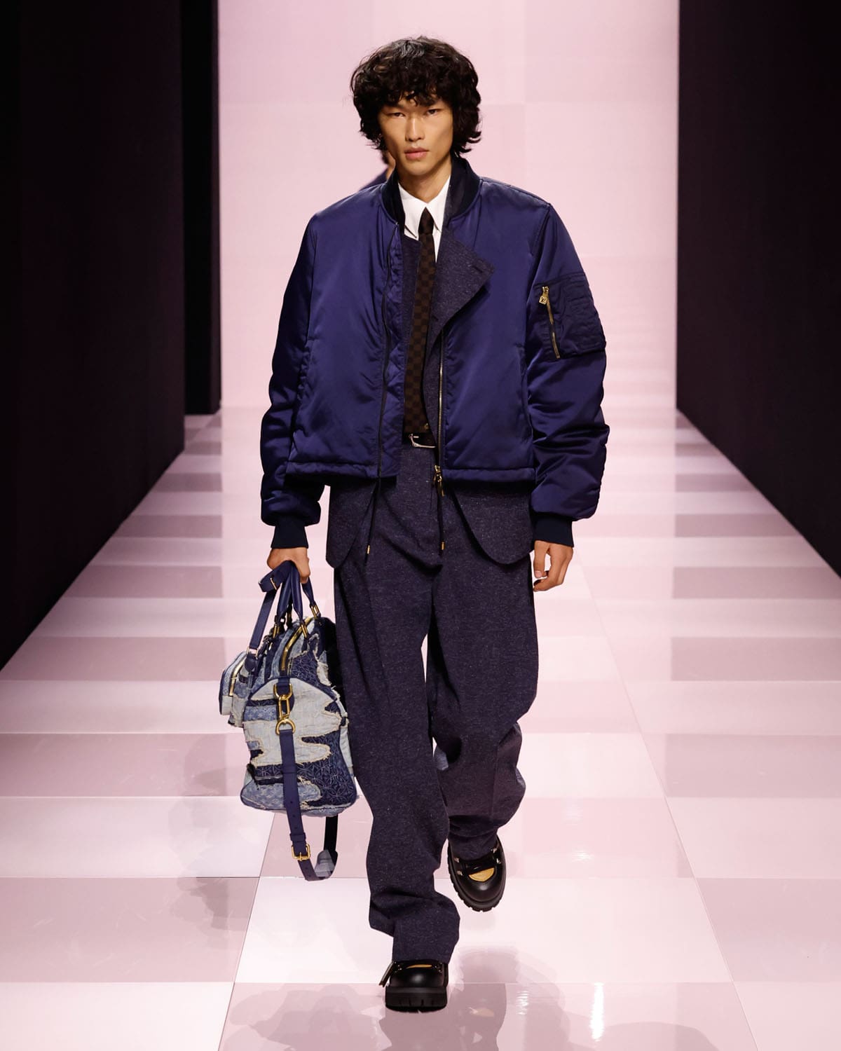 Louis Vuitton Fall Winter 2025 2026 Men Runway Magazine (4)