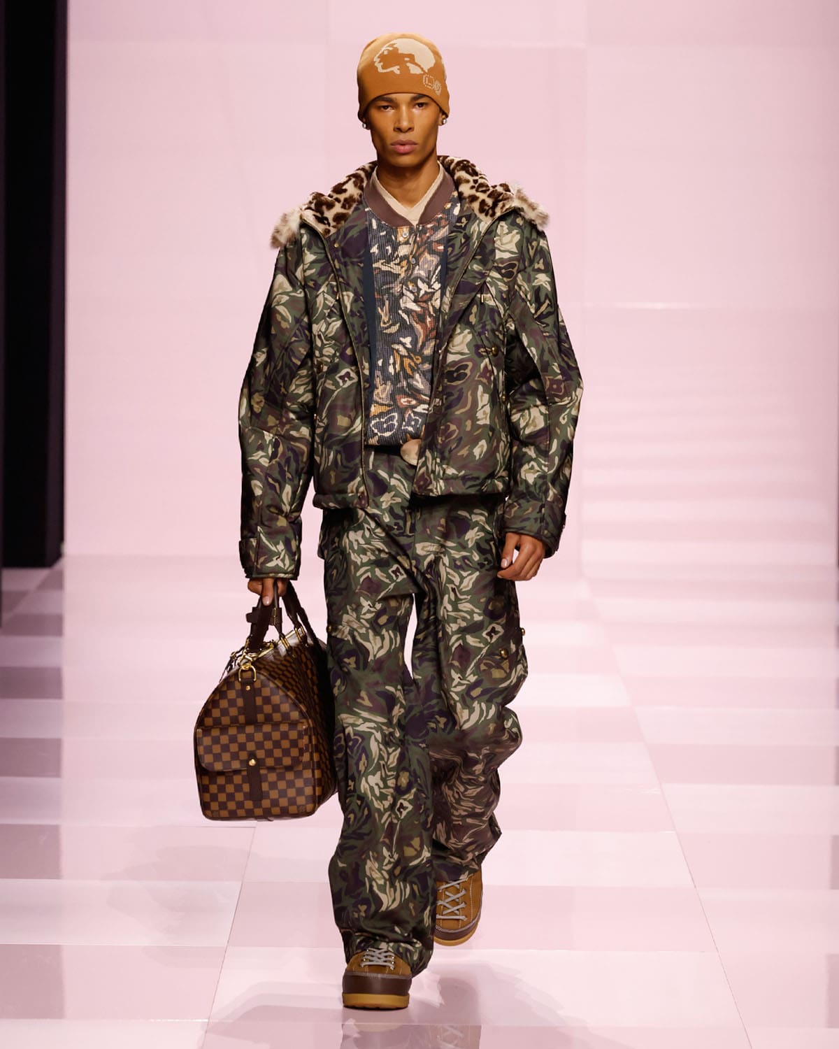 Louis Vuitton Fall Winter 2025 2026 Men Runway Magazine (48)
