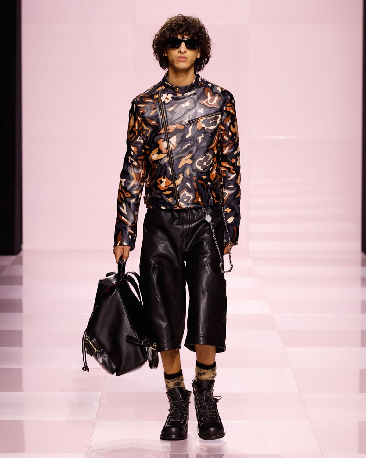 Louis Vuitton Fall Winter 2025 2026 Men Runway Magazine (52)