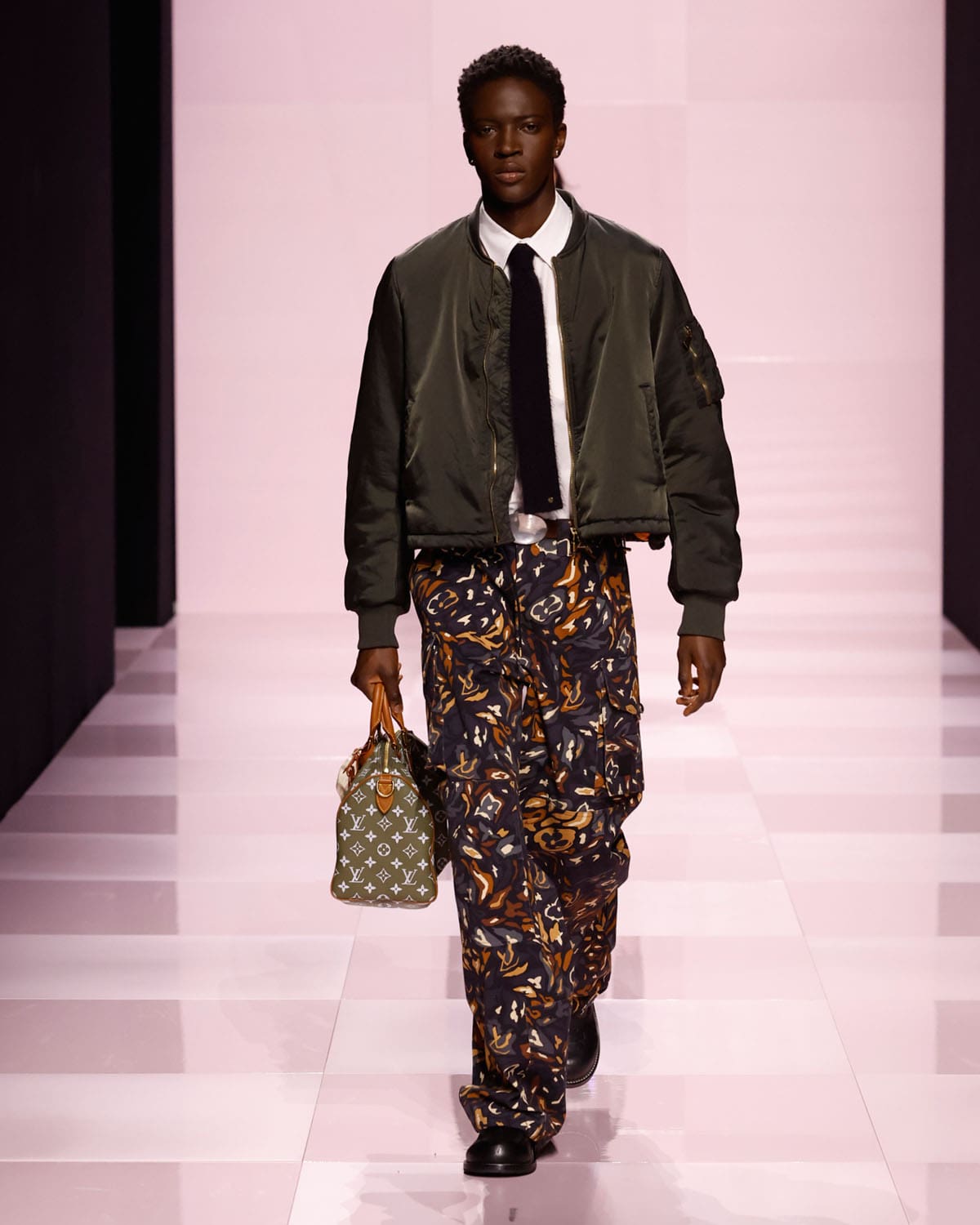 Louis Vuitton Fall Winter 2025 2026 Men Runway Magazine (53)