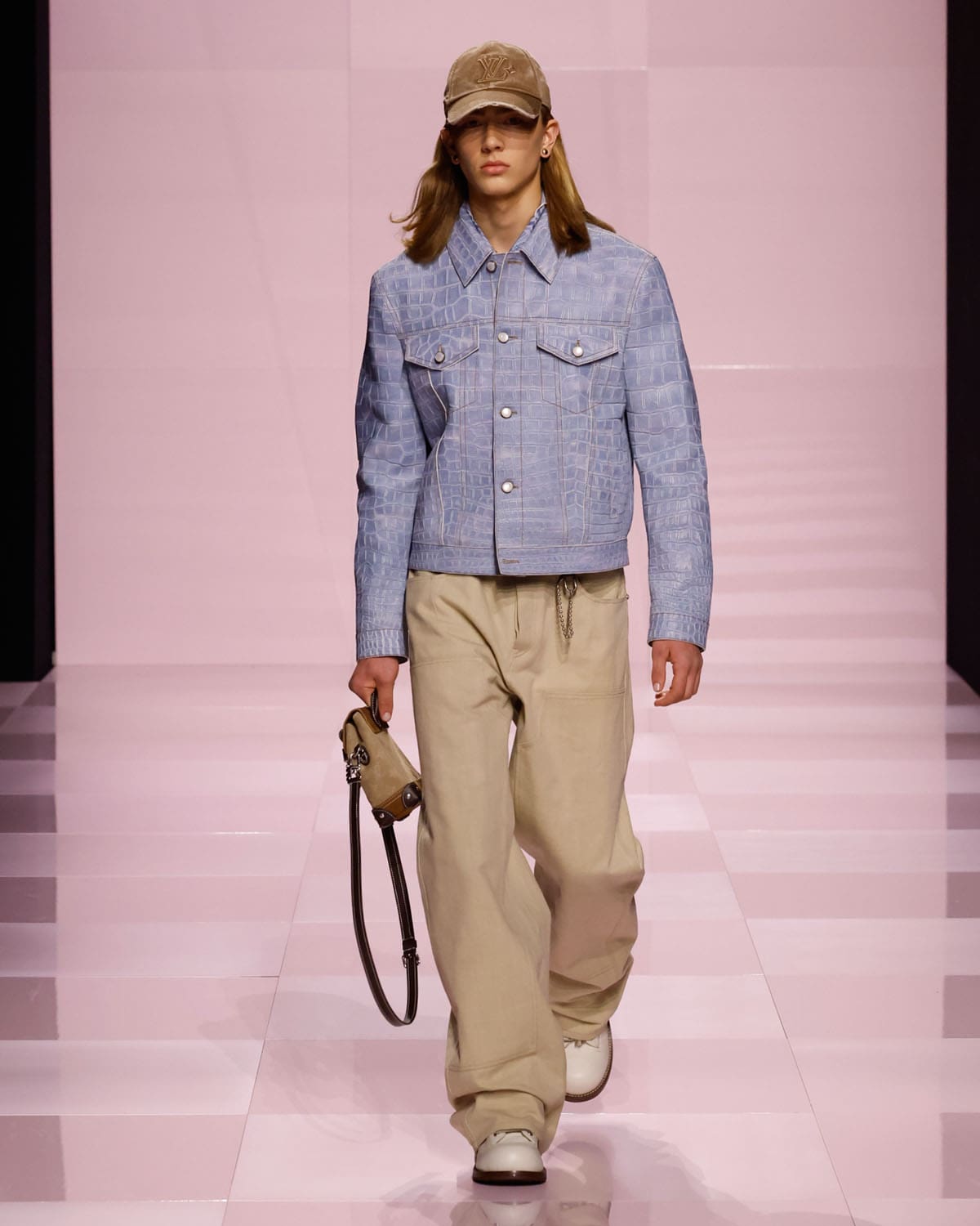 Louis Vuitton Fall Winter 2025 2026 Men Runway Magazine (7)
