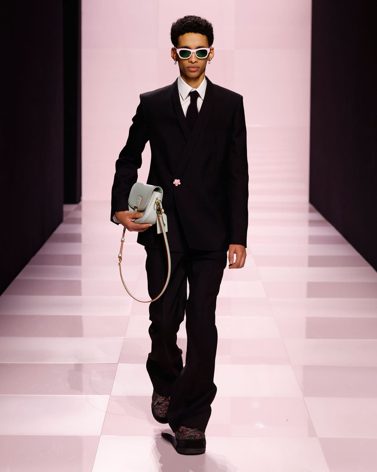 Louis Vuitton Fall Winter 2025 2026 Men Runway Magazine (71)